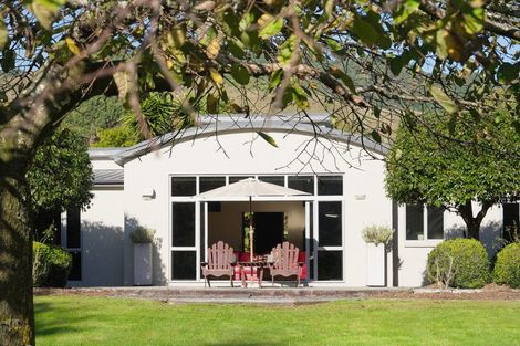 Photo of property in 51 Mahaki Road, Nikau Valley, Paraparaumu, 5032