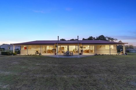 Photo of property in 135c Hutchinson Road, Helensville, 0875