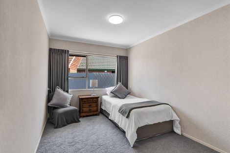 Photo of property in 1 Mangorei Road, Merrilands, New Plymouth, 4312