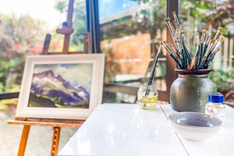 Photo of property in 1 Manu Grove, Waikanae, 5036