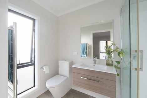 Photo of property in 12 Emmadale Lane, Hamilton East, Hamilton, 3216