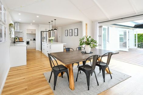 Photo of property in 25 Village Way, Ardmore, Papakura, 2582