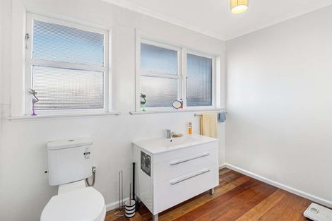 Photo of property in 2 Winchester Street, Levin, 5510