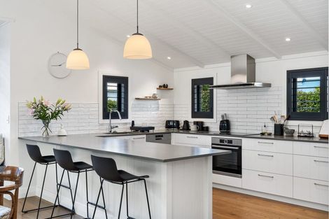 Photo of property in 40 Awanui Crescent, Matakana, 0985