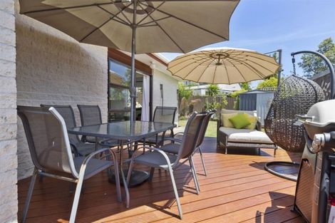 Photo of property in 1/26 Petrel Place, Massey, Auckland, 0614