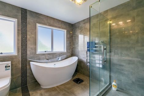 Photo of property in 4 Shannon Place, Torbay, Auckland, 0630