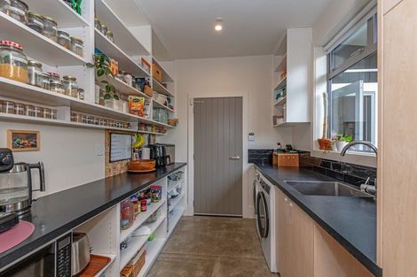 Photo of property in 123 Heretaunga Street, Palmerston North, 4414