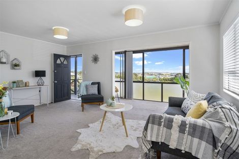 Photo of property in 23 Flaunty Place, West Harbour, Auckland, 0618