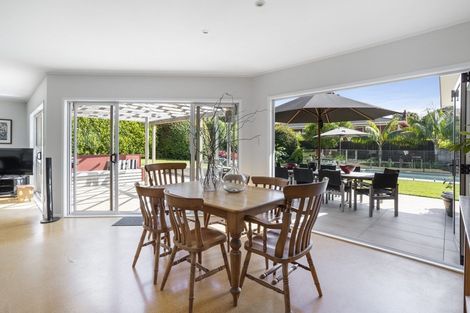Photo of property in 11 Northgrove Avenue, Hillcrest, Auckland, 0627