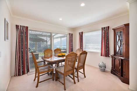 Photo of property in 5 Highfields Terrace, Henderson, Auckland, 0612
