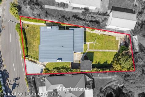 Photo of property in 17 Maungaraki Road, Korokoro, Lower Hutt, 5012