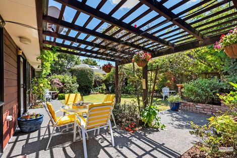 Photo of property in 29 Hinau Street, Woburn, Lower Hutt, 5011