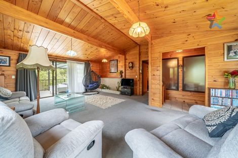 Photo of property in 3 Seymour Grove, Kingsley Heights, Upper Hutt, 5018