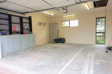 Photo of property in 2/12 Grenadine Place, Unsworth Heights, Auckland, 0632