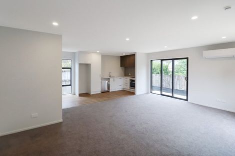Photo of property in 137 Whites Line East, Waiwhetu, Lower Hutt, 5010