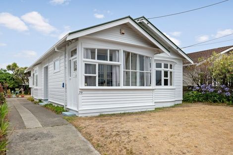 Photo of property in 70 Endeavour Street, Lyall Bay, Wellington, 6022