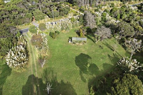Photo of property in 64 Paetawa Road, Peka Peka, Waikanae, 5391