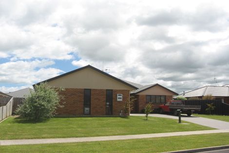 Photo of property in 8 Mirbeck Avenue, Cambridge, 3434