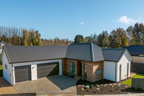 Photo of property in 39 Tulett Park Drive, Casebrook, Christchurch, 8051
