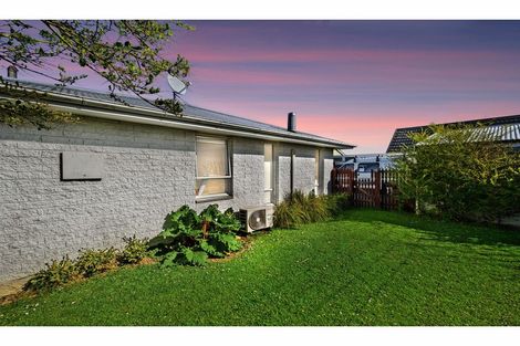 Photo of property in 59 Winters Road, Redwood, Christchurch, 8051