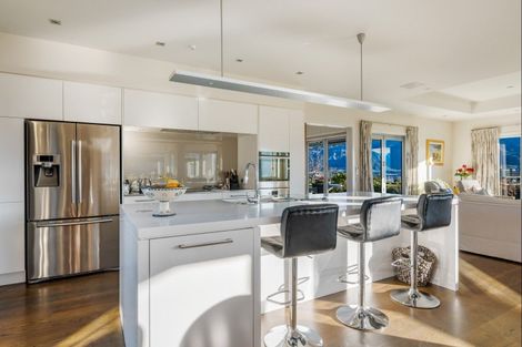 Photo of property in 15 Valley Crescent, Wanaka, 9305