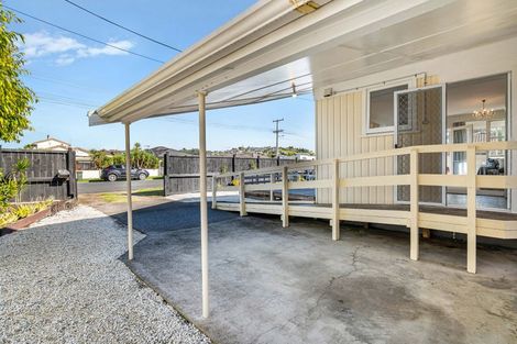 Photo of property in 1/137 Centreway Road, Orewa, 0931