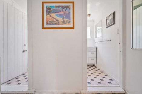 Photo of property in 30 Oyster Drive, Cooks Beach, Whitianga, 3591