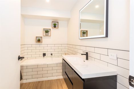 Photo of property in 64b Thackeray Place, Waltham, Christchurch, 8023