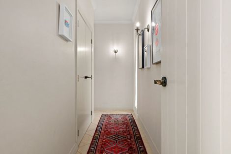 Photo of property in 35 The Esplanade, Huntington, Hamilton, 3210