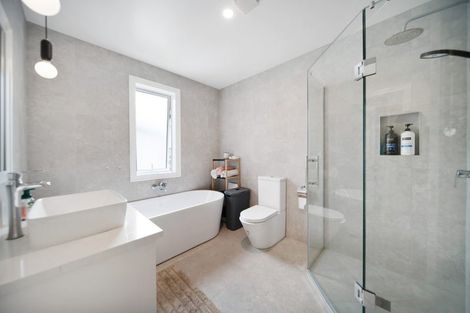 Photo of property in 2 Bela Vista Boulevard, Swanson, Auckland, 0614