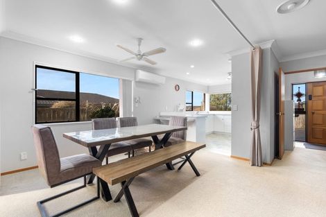 Photo of property in 1/66 Picasso Drive, West Harbour, Auckland, 0618