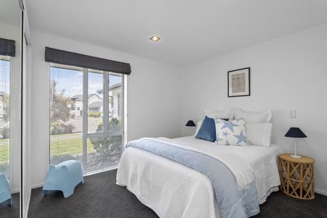Photo of property in 5 Millpond Place, Parklands, Christchurch, 8083