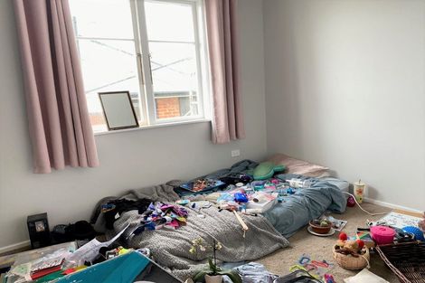 Photo of property in 20 Taipari Road, Te Atatu Peninsula, Auckland, 0610