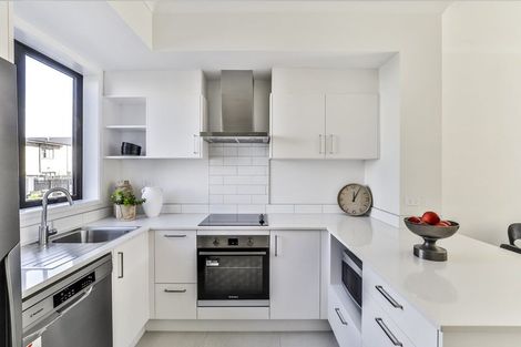 Photo of property in 7 Oranga Drive, Westgate, 0614
