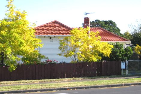 Photo of property in 3 Margan Avenue, New Lynn, Auckland, 0600