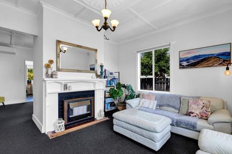 Photo of property in 3 Tukapa Street, Westown, New Plymouth, 4310