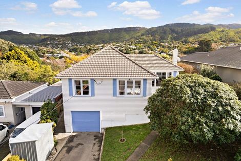 Photo of property in 21 Cecil Road, Tawa, Wellington, 5028