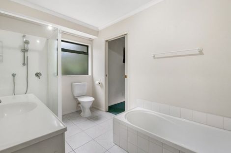 Photo of property in 86 Roberta Crescent, Orewa, 0931