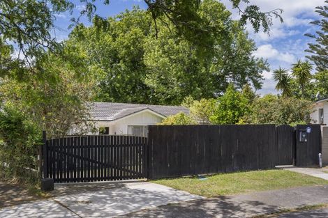 Photo of property in 71 Hartley Terrace, Massey, Auckland, 0614