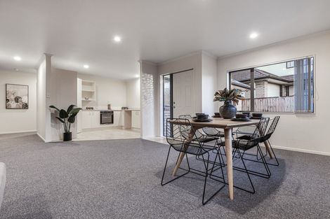 Photo of property in 16 Elder Place, Massey, Auckland, 0614