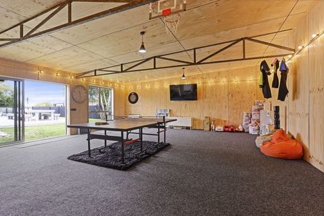 Photo of property in 4 Waikuku Beach Road, Waikuku Beach, 7473