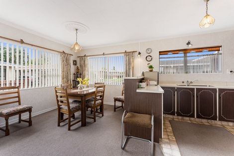 Photo of property in 1/81 Tukapa Street, Westown, New Plymouth, 4310