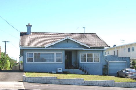 Photo of property in 2/221 Onewa Road, Birkenhead, Auckland, 0626