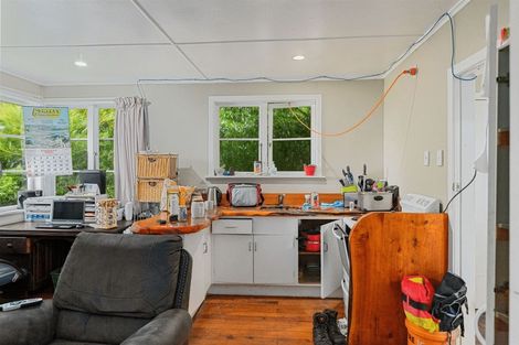 Photo of property in 11 Pukemiro Road, Te Kamo, Whangarei, 0112