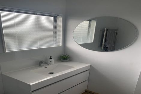 Photo of property in 5 Frosses Place, Massey, Auckland, 0614