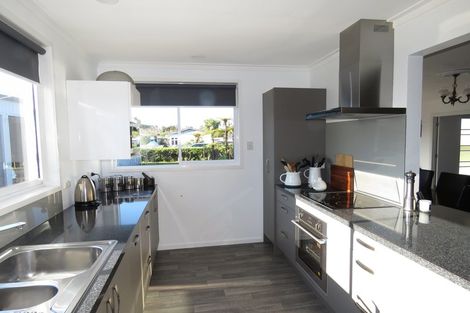 Photo of property in 51 Brougham Street, Westport, 7825