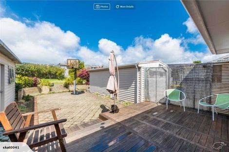 Photo of property in 9 Paton Avenue, Te Atatu South, Auckland, 0610