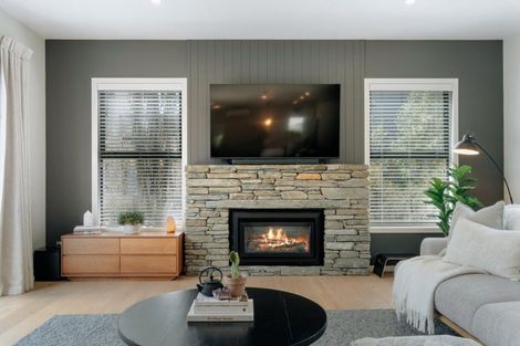 Photo of property in 2 Jacks Point Rise, Jacks Point, Queenstown, 9371