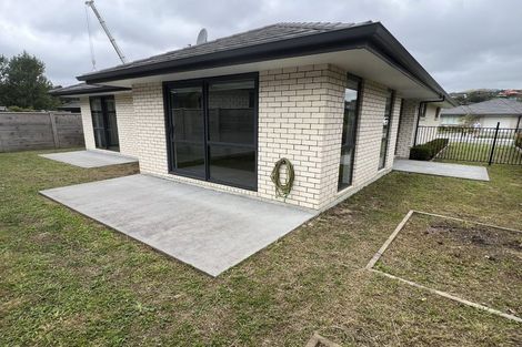 Photo of property in 4 Mooring Close, Whitby, Porirua, 5024