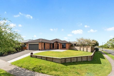 Photo of property in 79 Saint James Drive, Huntington, Hamilton, 3210